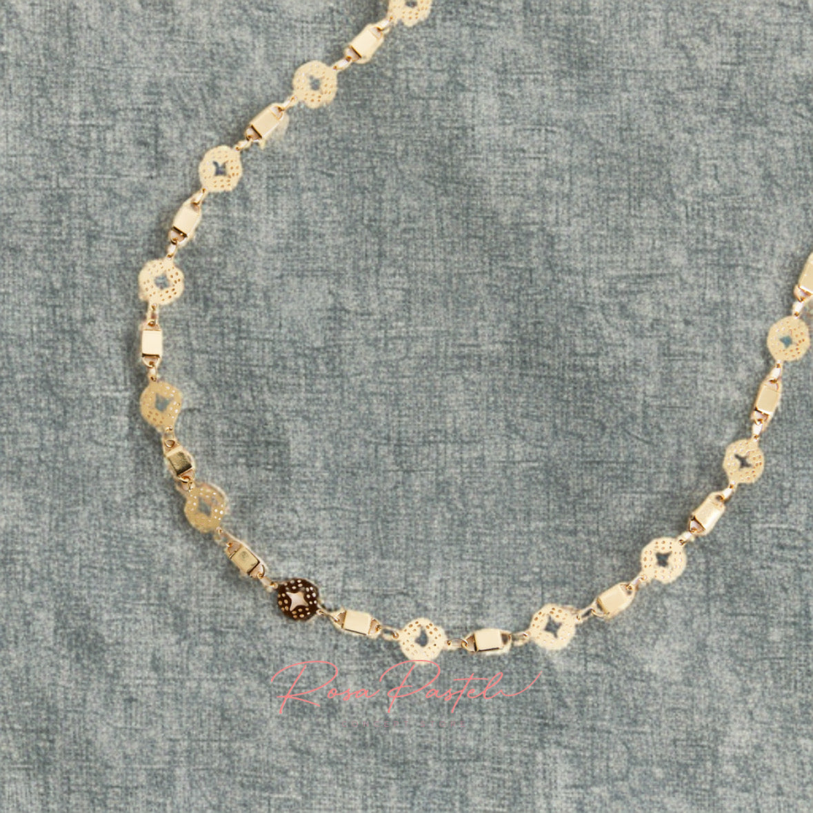 Collar en baño de oro 18k