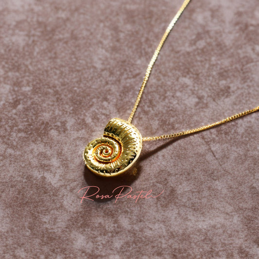 Collar en baño de oro 18k