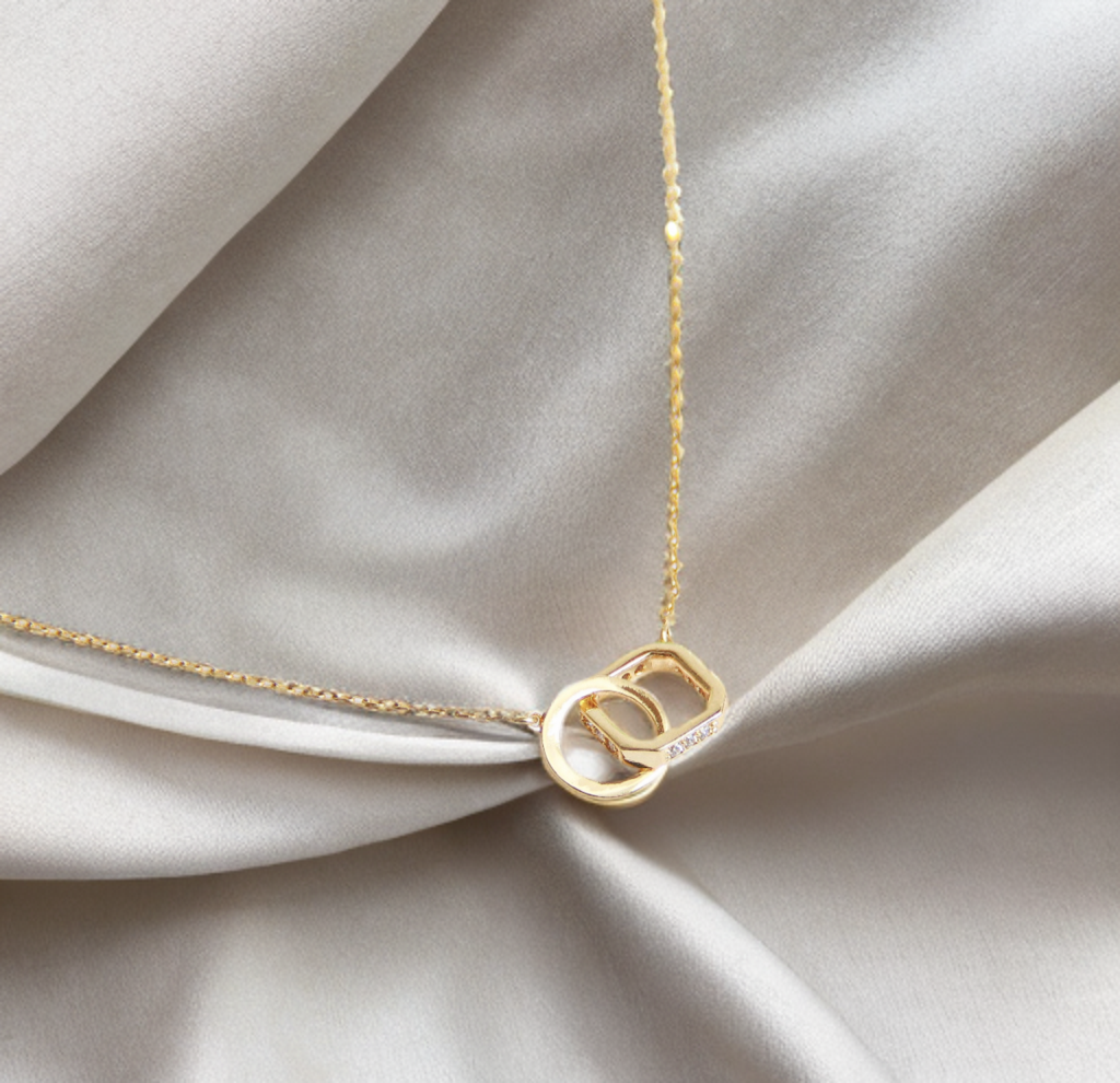 Collar en baño de oro 18k