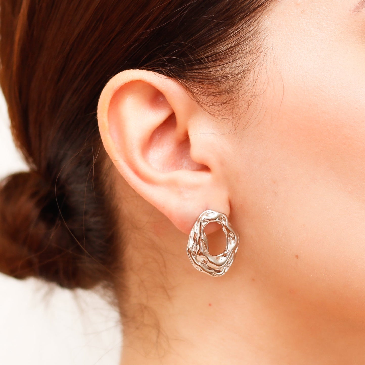 Arete en baño de rodio