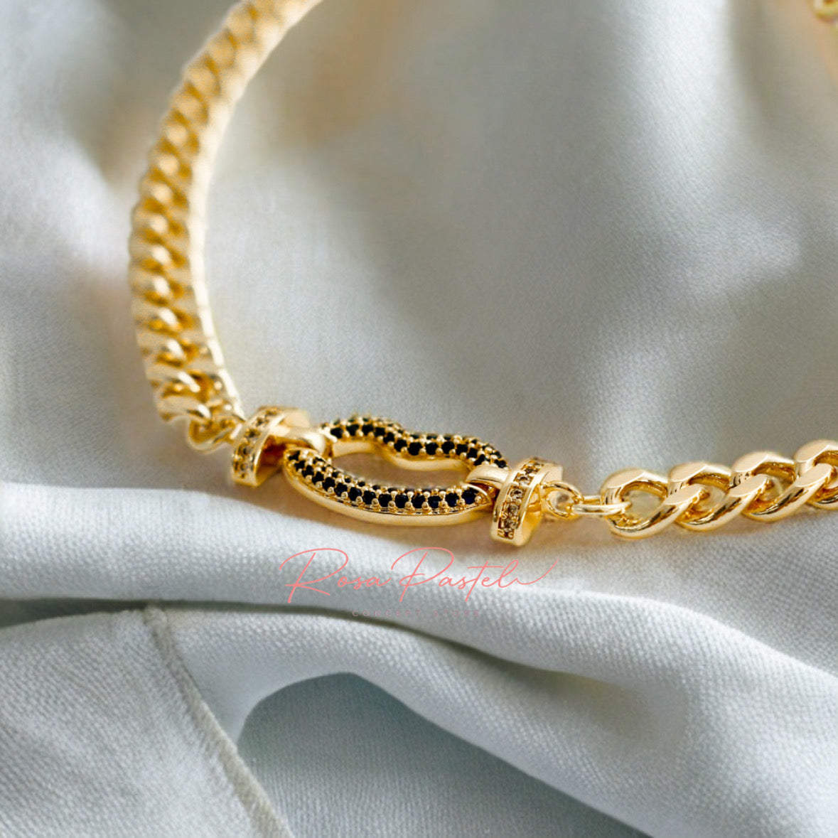 Collar en baño de oro 18k