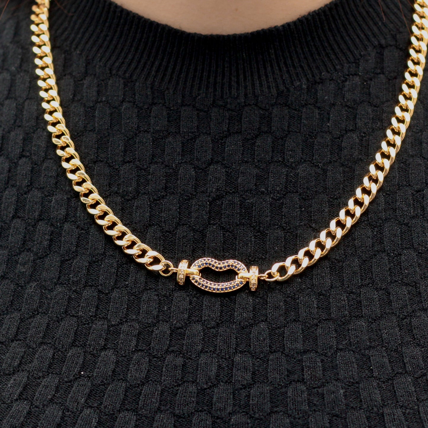 Collar en baño de oro 18k