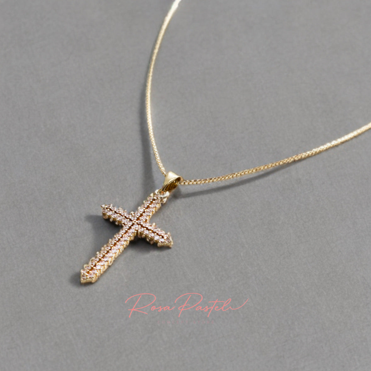 Collar en baño de oro 18k