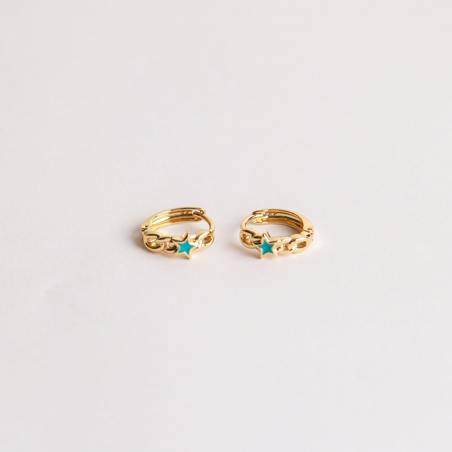 Arete en baño de oro 18K
